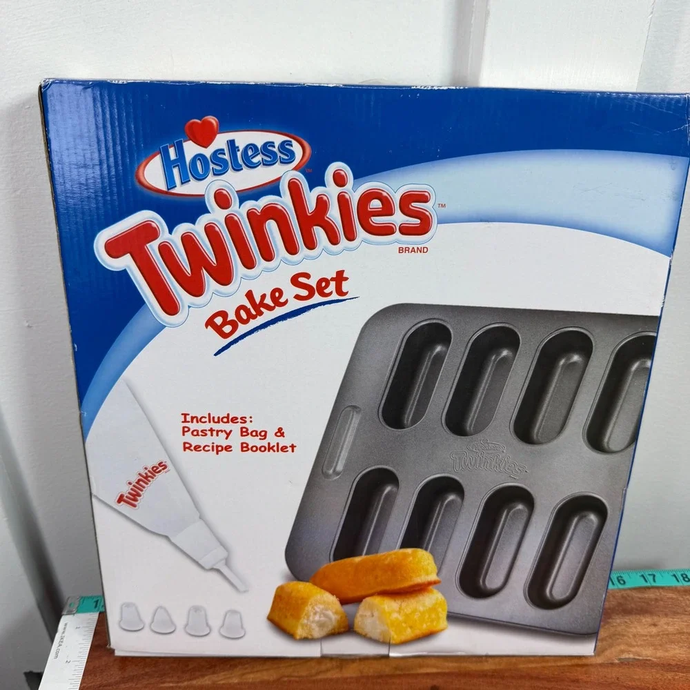 Hostess Twinkies Bake Set Non-Stick 8 Cavity Pan Pastry Bag & Recipe Booklet New